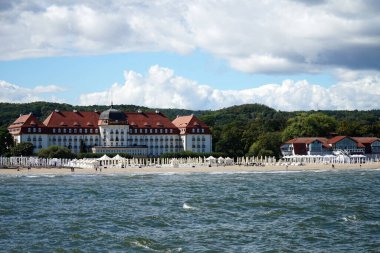 Sopot şehrinde Baltık Denizi kıyısında. Deniz manzarası.