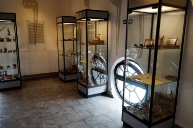 Przemysl 'deki Aletler Müzesi' nde sergiler. Polonya.