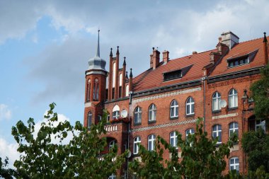 Polonya 'da Gdansk' ın merkezinde antik bir katedralin kalesi.