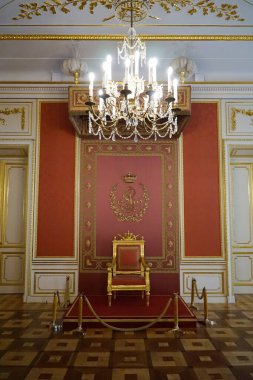 Varşova 'nın merkezindeki Kraliyet Kalesi' ndeki kraliyet tahtı.