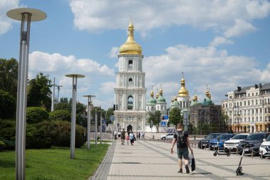 Kyiv 'deki Aziz Sophia Katedrali' nin belediye binasının önündeki meydan.