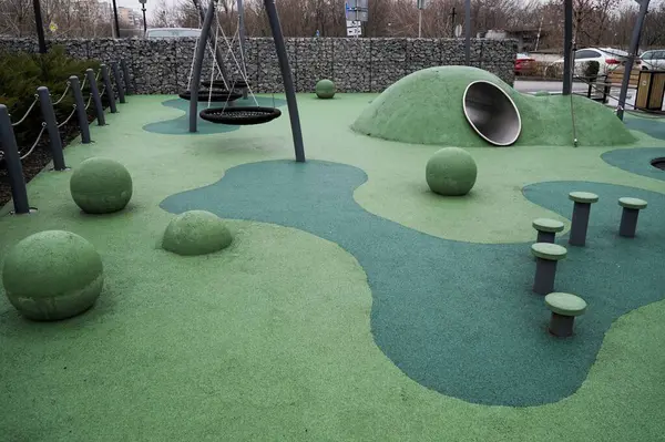 Güvenli malzemelerden yapılmış oyunlar için bir oyun alanı.