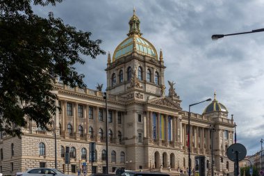 Prag Ulusal müzesinde'den binanın