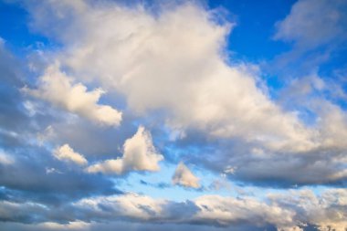 Mavi gökyüzü ve bulutların yerini Yeni Zelanda 'ya bıraktı.