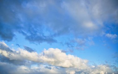 Mavi gökyüzü ve bulutların yerini Yeni Zelanda 'ya bıraktı.