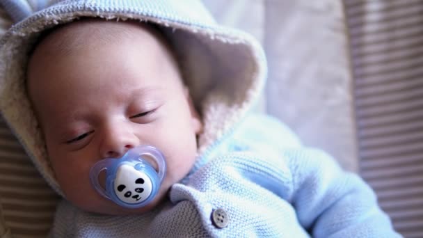 Lihat Bayi Kamera Close Shot Bayi Masa Kecil Cinta Orang — Stok Video