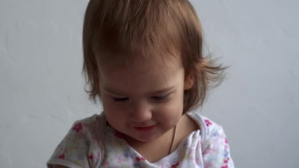 Bonito Charmoso Engraçado Alegre Sorrindo Brincalhão Pequena Criança Criança Nua — Vídeo de Stock