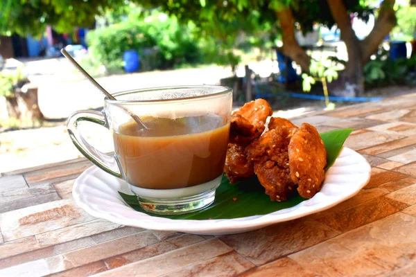 Taze Bir Fincan Muzlu Börek Bulanık Bir Arka Plan Tayland — Stok fotoğraf