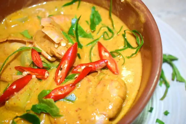 Close Curry Panang Camarão Rei Tempero Red Curry Com Fatias Imagem De Stock