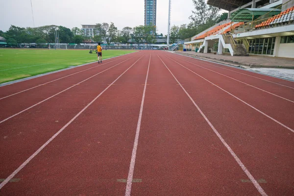 Empty Fast Running Lane Outdoor Sport Stadium Running Track — Fotografia de Stock