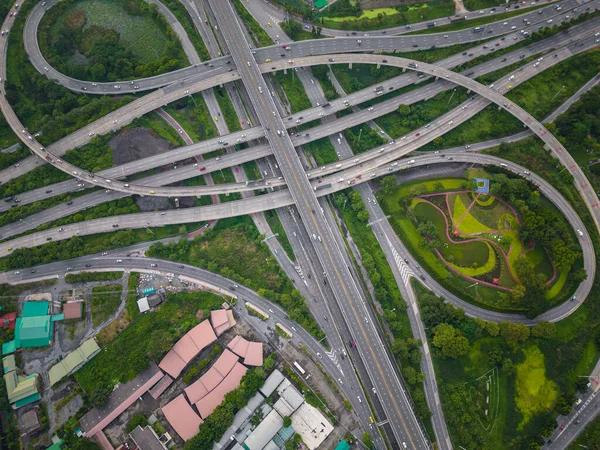 Verkehrsknotenpunkt Mit Grünem Öffentlichen Park Aus Der Luft — Stockfoto
