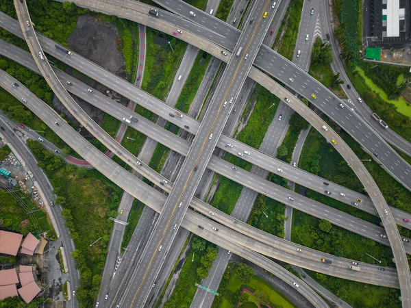 Вид Повітря Міський Транспорт Перехресна Дорога Зеленим Громадським Парком — стокове фото