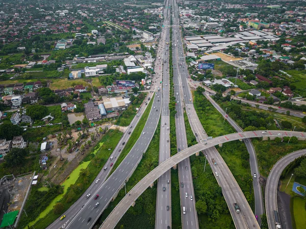 Vista Aérea Ciudad Transporte Cruce Carretera Con Vehículo Cruce Carretera —  Fotos de Stock