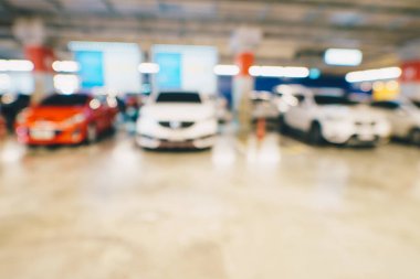Bulanık araba otoparkı. Ucuz süpermarket koridoru taşıma geçmişi.
