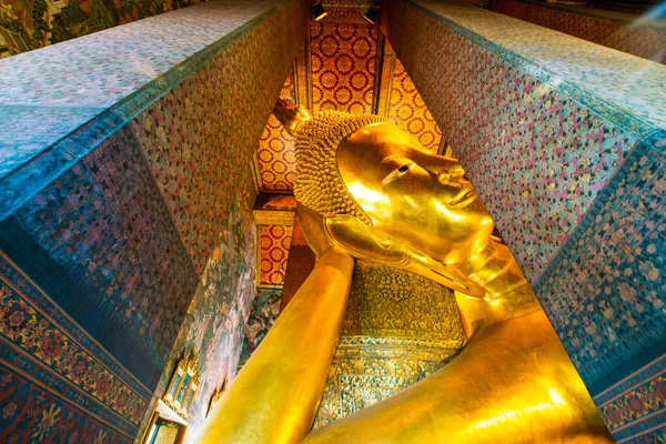 Golden Reclining Buddha Statue Pagoda Sightseeing Travel Bangkok Thailand — Stock Photo, Image