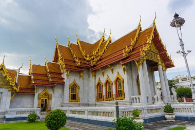 Wat Benchamabophit mermer tapınak eğlence yeri Bangkok Tayland 'a seyahat