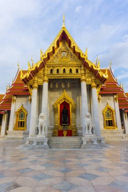 Wat Benchamabophit mermer tapınak eğlence yeri Bangkok Tayland 'a seyahat