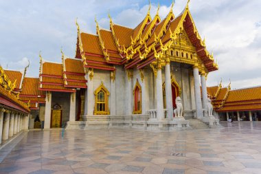 Wat Benchamabophit mermer tapınak eğlence yeri Bangkok Tayland 'a seyahat