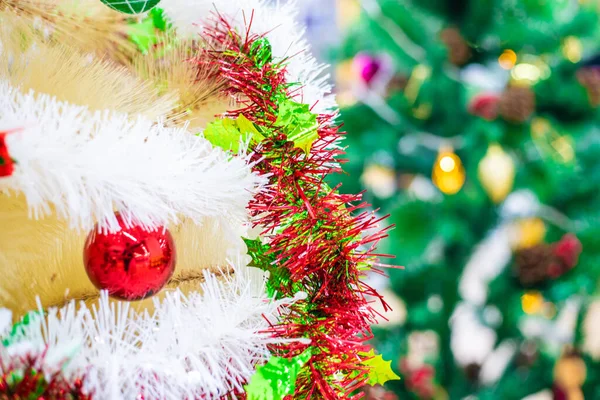Weihnachtsbaum Zweig Mit Kugel Und Geschenkschmuck Auf Kiefer Frohe Weihnachten — Stockfoto