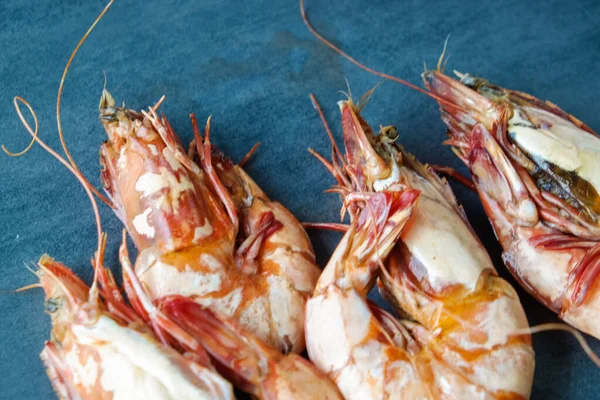 Seafood Shrimp Prawn Grilled Black Plate Omega Food — Stock Photo, Image