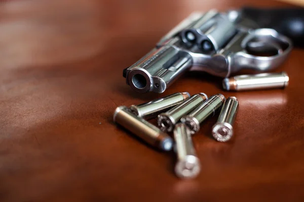 357 Magnum Прихований Захист Невеликої Гармати Кулею Прихожей Куртки Коричневій — стокове фото