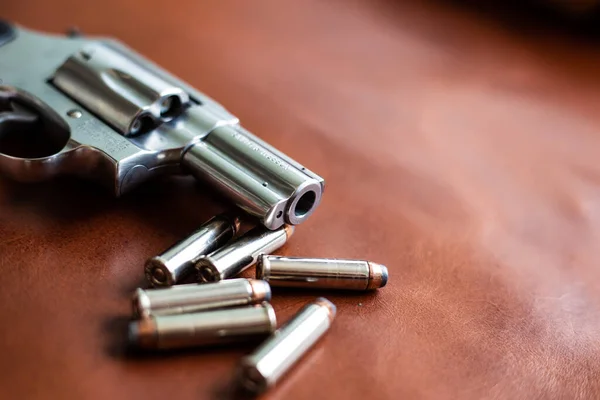 357 Magnum Ocultar Defensa Pequeña Pistola Con Chaqueta Bala Punto — Foto de Stock