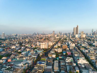 Ulaşım yolu hava manzaralı şehir binası Thonburi Bangkok Tayland