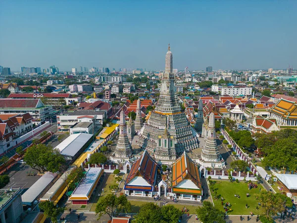 Wat Arun Ratchawararam Ratchawaramahawihan Temple Dawn Jest Buddyjskim Rozciągaczem Bangkoku — Zdjęcie stockowe