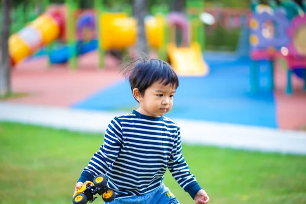 Adorable Little Lindergarten Boy Playing Car Truck Green Grass Outdoor — Stock Photo, Image