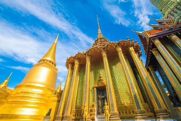 Złota Pagoda Wat Phra Kaew Szmaragdowej Świątyni Zwiedzanie Religii Podróży — Zdjęcie stockowe