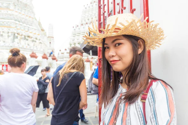 Krásná Asijská Thajská Žena Cestovat Buddhistické Thajské Chrám Bangkok Thajsku — Stock fotografie