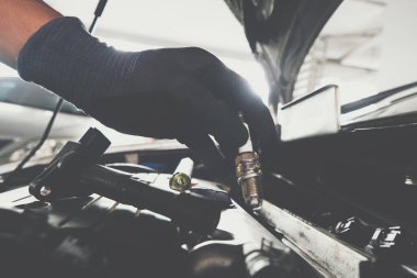 Mekanik tanısal ateşleme bobini maintenanl ve araba motoru taşıma endüstrisinin yerini aldı