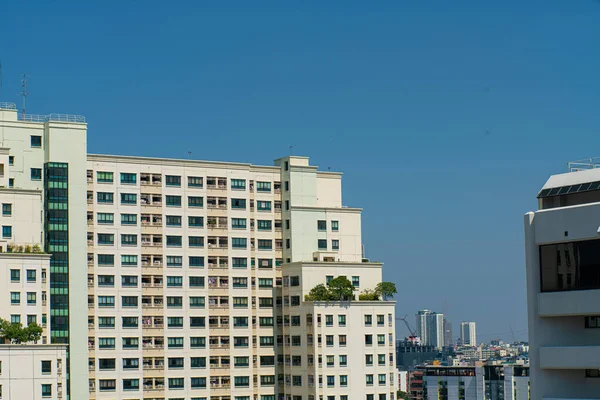 Cantiere Grattacielo Con Gru Contro Edilizia Cielo Blu — Foto Stock