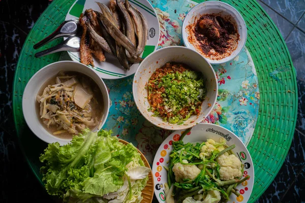 Geleneksel Yerel Kuzey Tayland Yemekleri Disk Tepesinde Karıştırın Aşağı Bakın — Stok fotoğraf