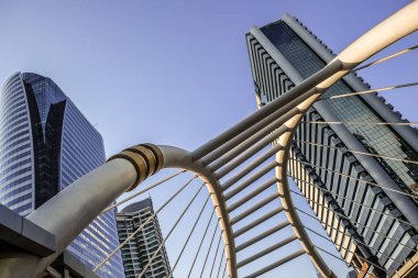 Modern ofis binası günbatımı aydınlatma manzarası, Bangkok Tayland