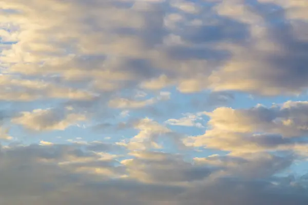 Błękitne Niebo Kolorowym Zachmurzeniem Zachód Słońca Scena Natura Krajobraz — Zdjęcie stockowe