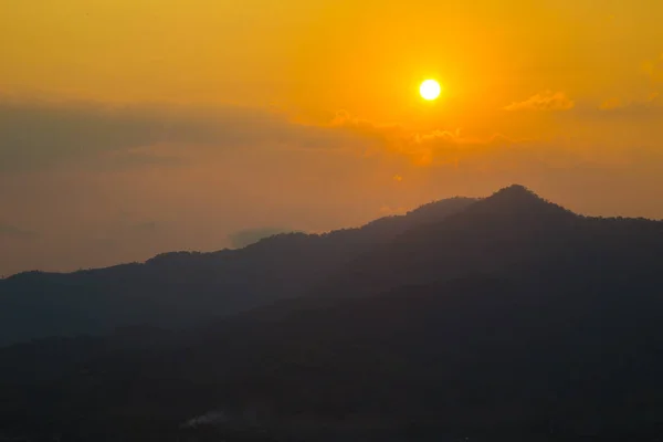 Природа Пейзаж Ранковий Схід Сонця Горі Барвисте Небо — стокове фото