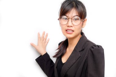 Biusiness Asyalı kadınlar yüz duyguları çeşitli ruh hali yüz beyaz arka planda