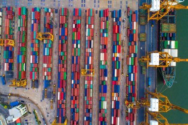 Turna görünümlü liman ithalat ve ihracat konteynırları