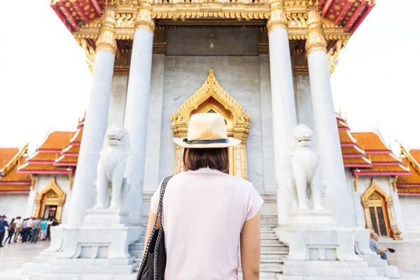 Asian Beautiful Tourist Women Travel Buddha Temple Back View Bangkok — Stock Photo, Image