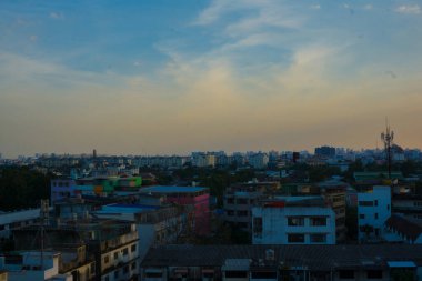 Ofis şehri günbatımı gökyüzü bulutlu finans kasabası iş geçmişi