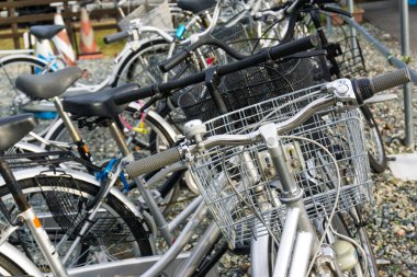 Shinoyoshida tren istasyonu, Japonya bicyles otopark kalabalık