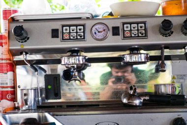 Kahve makinası endüstriyel araç kahve ve içki hazırlama, yiyecek ve içecek konsepti