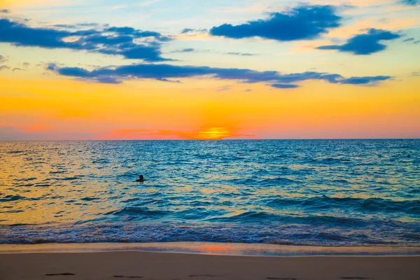 Meer Strand Silhouette Sonnenuntergang Bunt Himmel Andaman Meer Sommer Hintergrund — Stockfoto