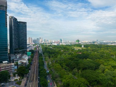 Hava manzaralı Chatuchak yeşil Central Park ve JJ market Bangkok Tayland