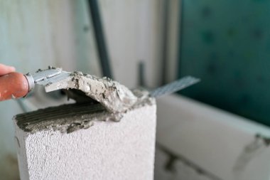 Çimento sıva ile beyaz tuğla iç yapı yeni ev yenileme endüstrisi