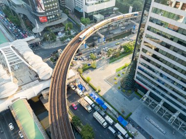 BTS hava treni Bangkok Tayland ile hava manzaralı Silom şehir binası