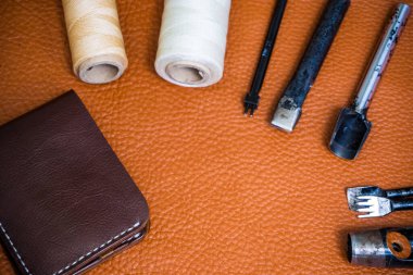 Deri el sanatları cüzdan bifold çalışma alanı