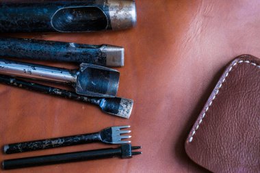 Deri el sanatları cüzdan bifold çalışma alanı