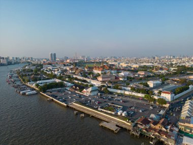 Şafak vakti Wat Arun Tapınağı 'nın hava manzaralı tapınağı. Bangkok Tayland' a seyahat.